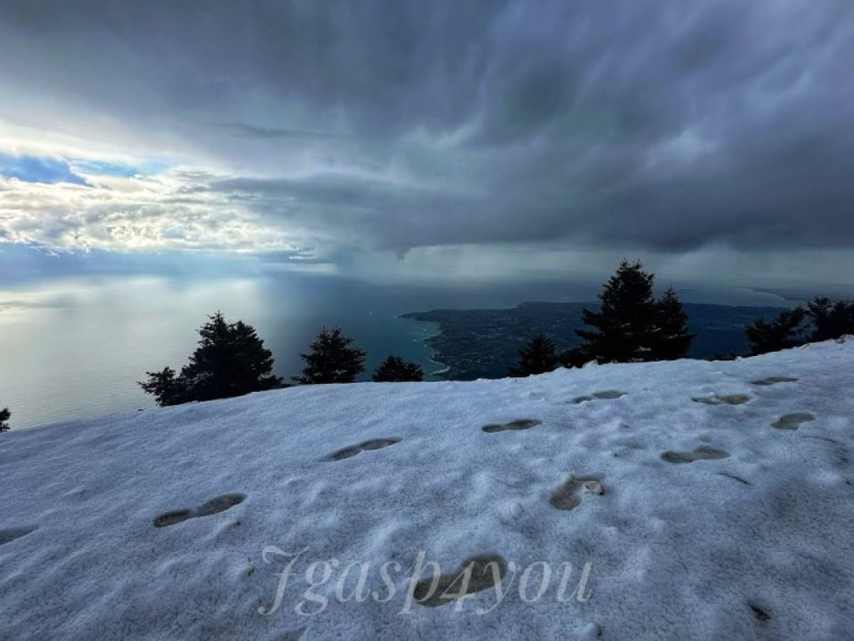 Χιόνισε στον Αίνο Κεφαλονιάς: Το πρώτο χιόνι πάντα έχει κάτι το μαγικό (βίντεο)