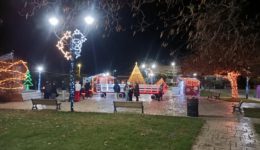 christougenna-gemata-chamogela-sto-&Alpha;ristino-&Alpha;lexpolis
