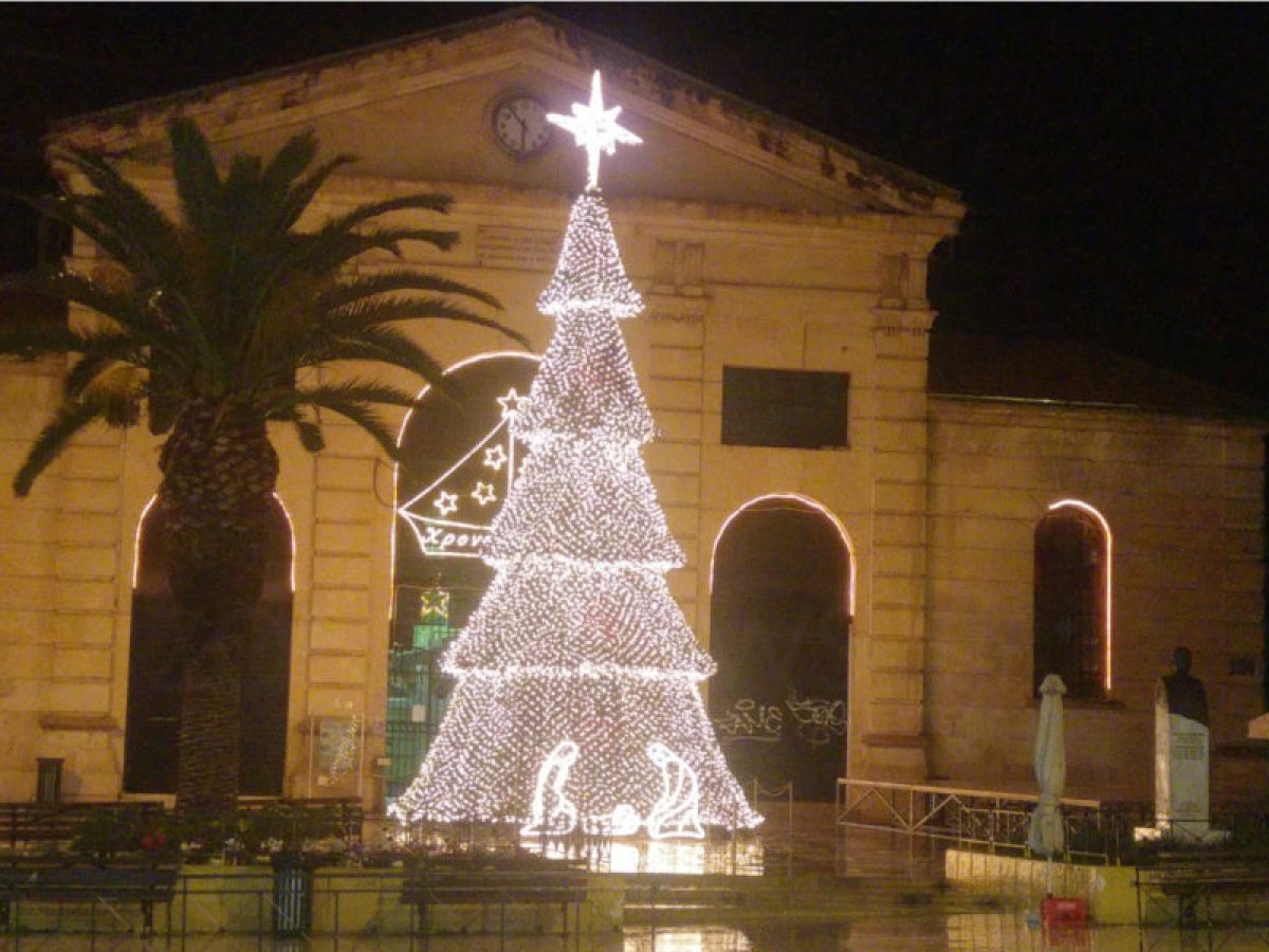Χριστούγεννα στα Χανιά: Όταν οι υποψήφιοι έκαναν περαντζάδα στην Δημοτική Αγορά | Photos