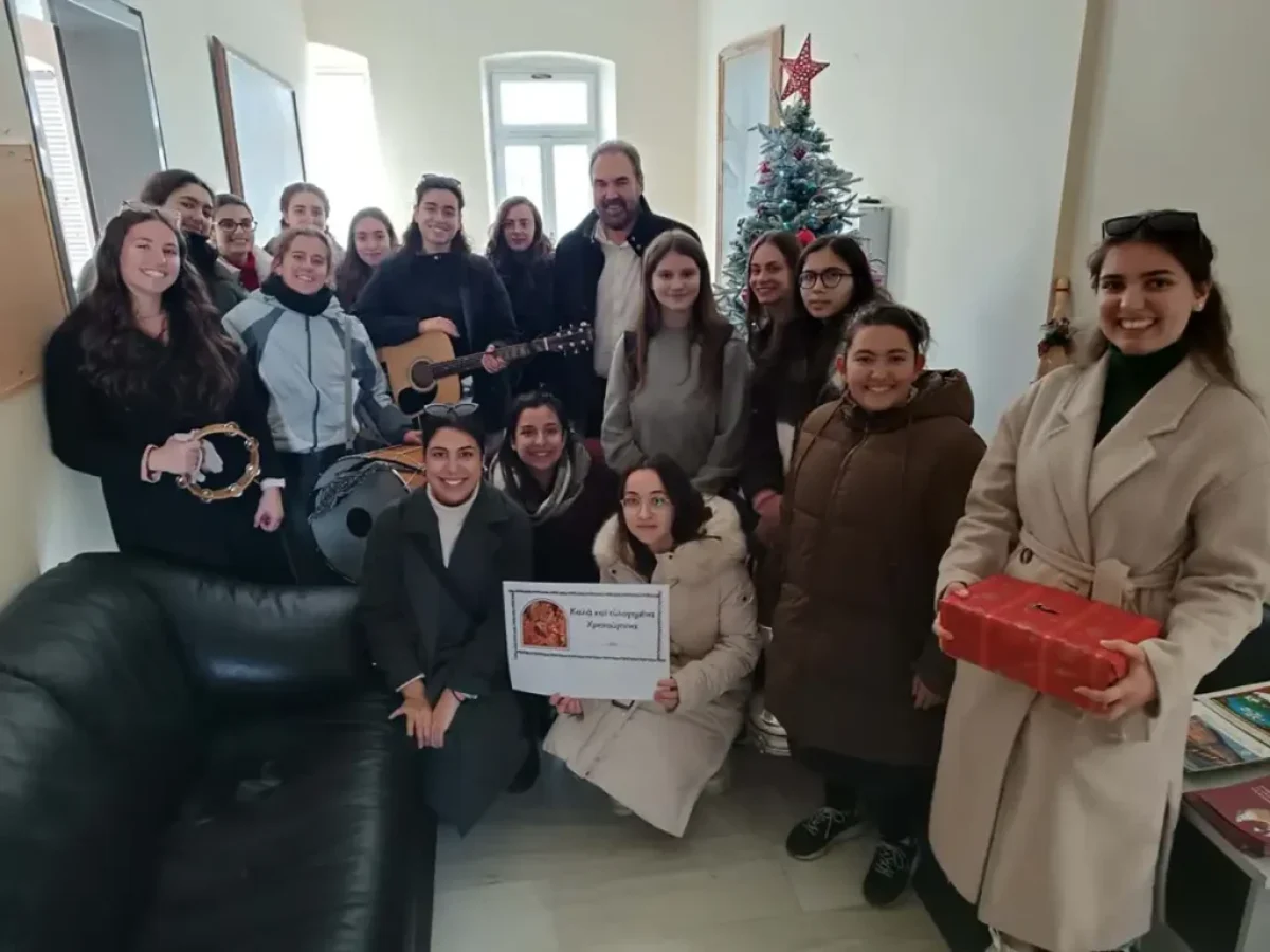 Χριστουγεννιάτικα κάλαντα και ευχές στον Δήμαρχο Φλώρινας