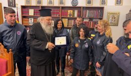 christougenniatika-kalanta-ston-mitropoliti-paronaxias