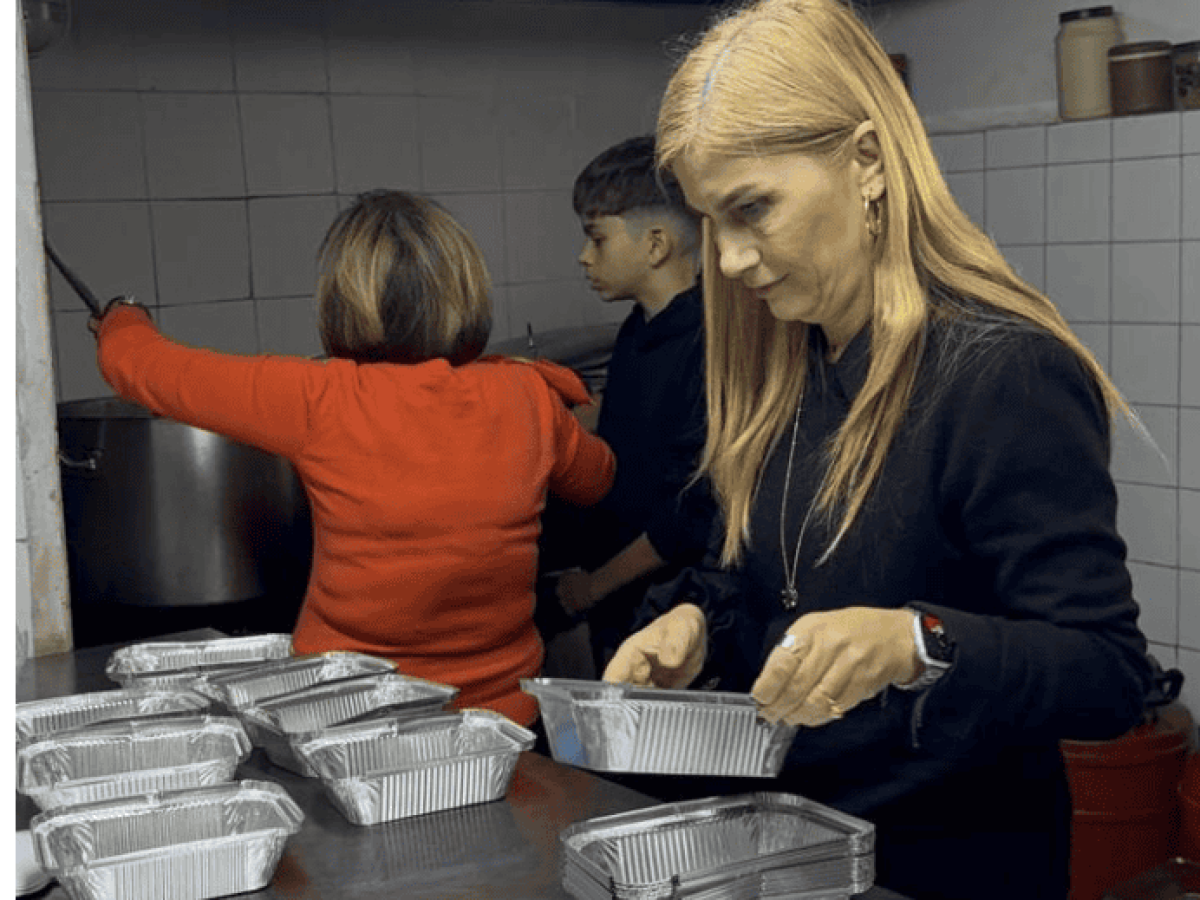 Χριστουγεννιάτικες επισκέψεις της Υφυπουργού Μετανάστευσης και Ασύλου σε δομές κοινωνικής φροντίδας