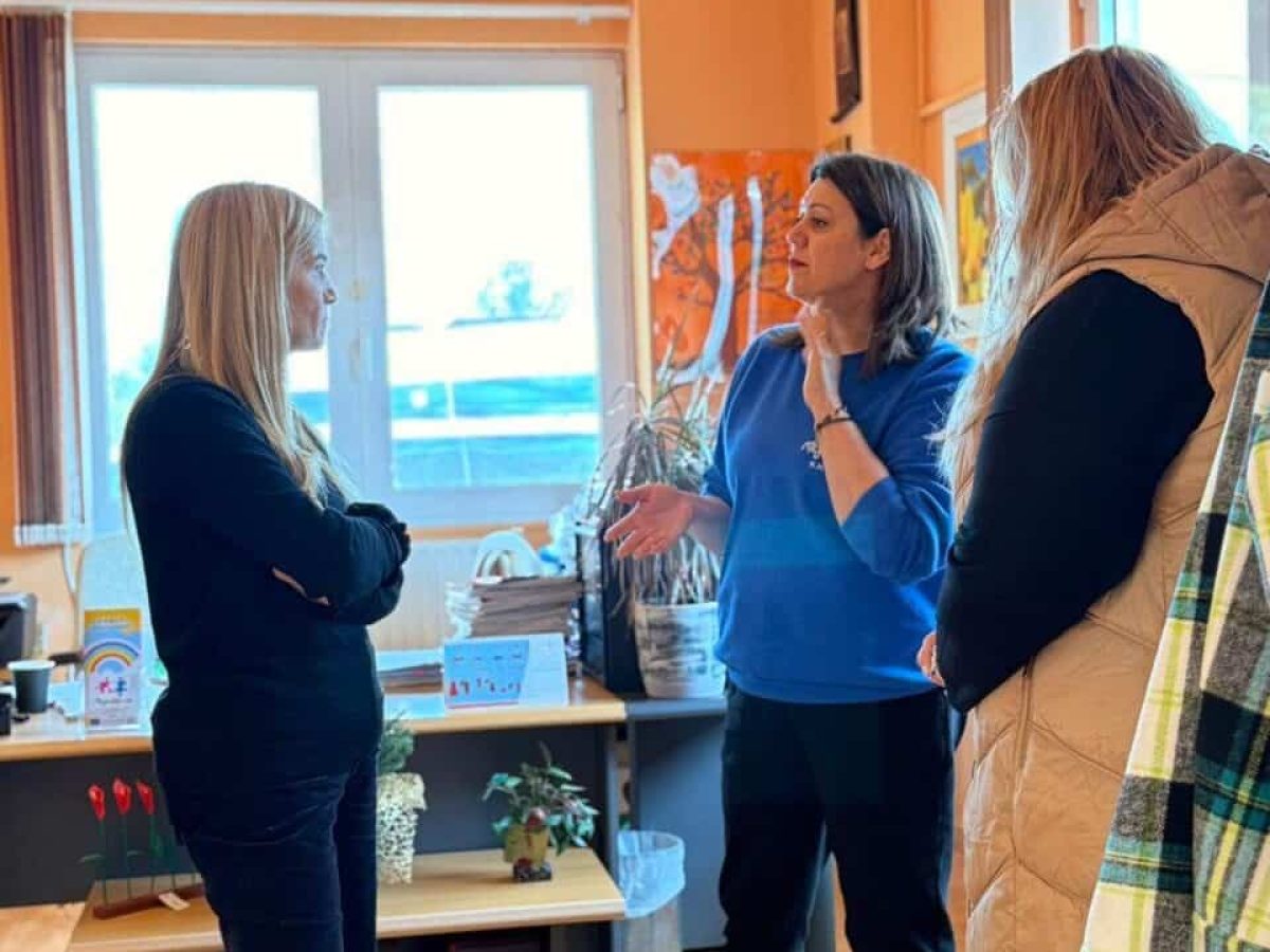 Χριστουγεννιάτικες επισκέψεις της Σέβης Βολουδάκη σε δομές κοινωνικής φροντίδας στα Χανιά