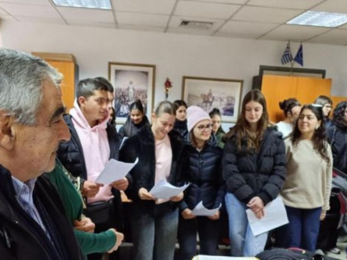 Χριστουγεννιάτικες μελωδίες από μαθητές του Μουσικού Σχολείου και του 2ου Πρότυπου Γυμνασίου Τρίπολης στη Διεύθυνση Δευτεροβάθμιας Εκπαίδευσης