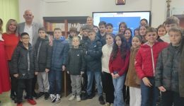 christougenniatikes-melodies-ke-minimata-elpidas