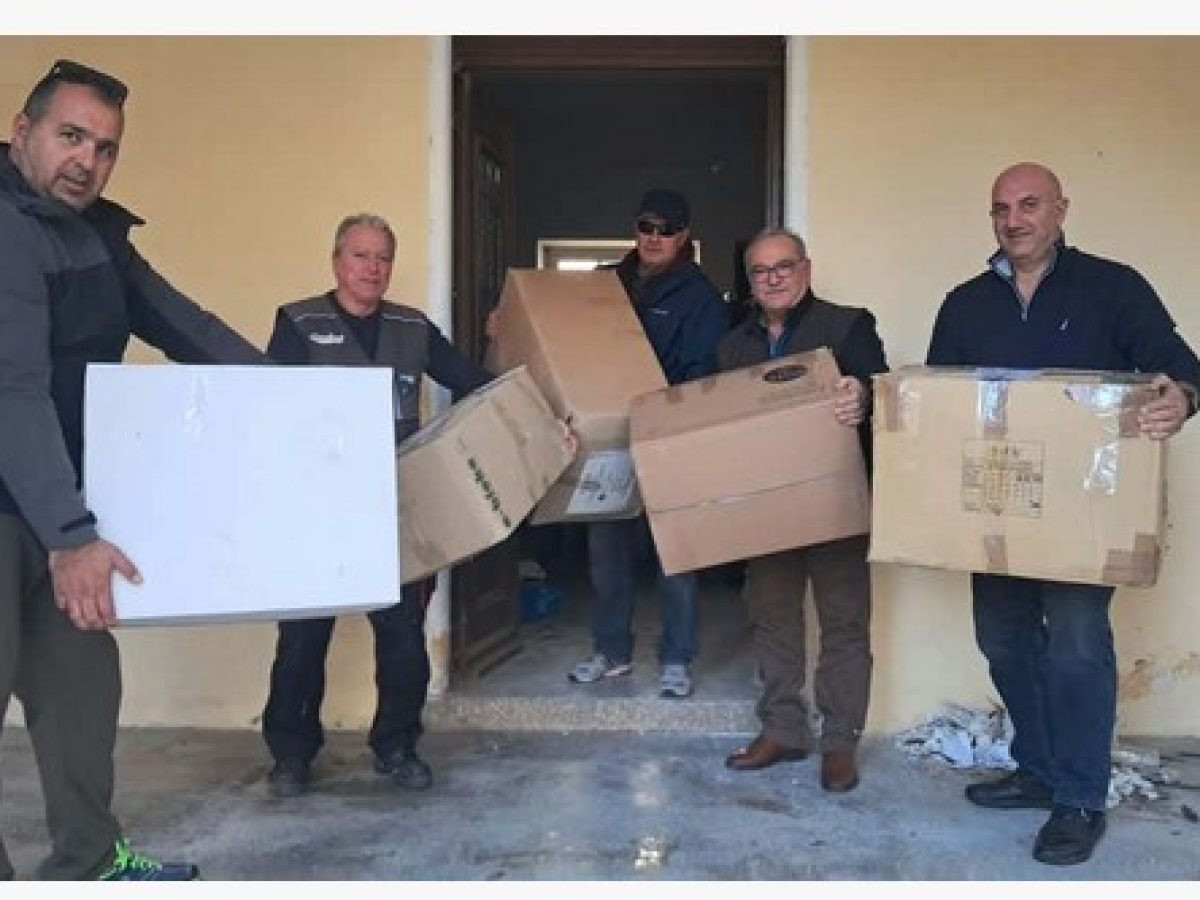 Δεκάδες κιβώτια αγάπης από το Επαρχείο Καλύμνου και τους Παλαιούς Προσκόπους στους κρατούμενους των Φυλακών Κω (video)