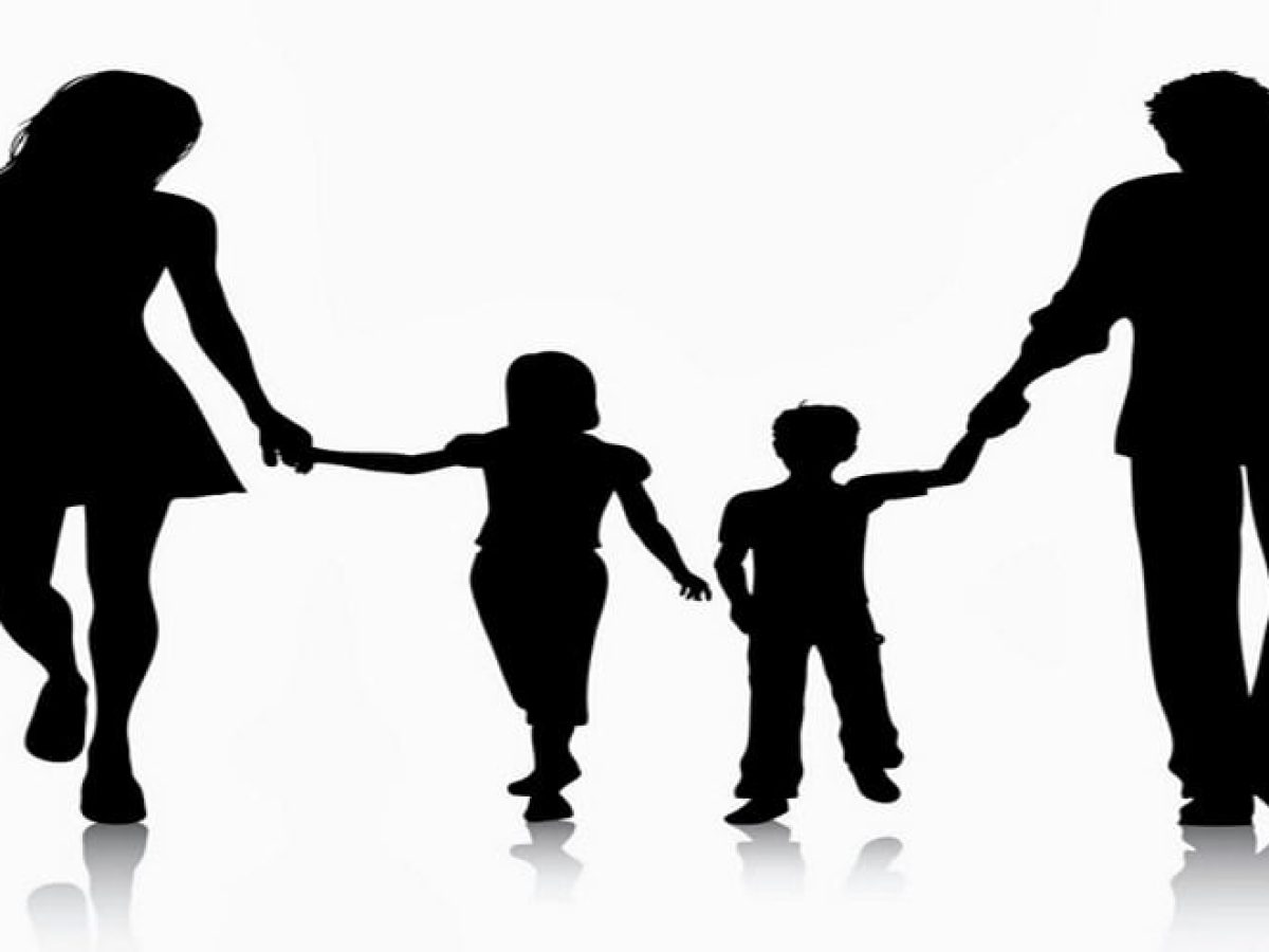 Διαμαρτυρία γονεών στο επαρχείο Ικαρίας για τις μεταφορές των μαθητών