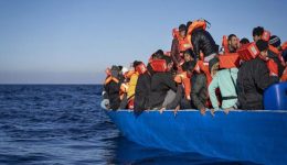 diapsevdi-tin-ekthesi-tis-Frontex-1