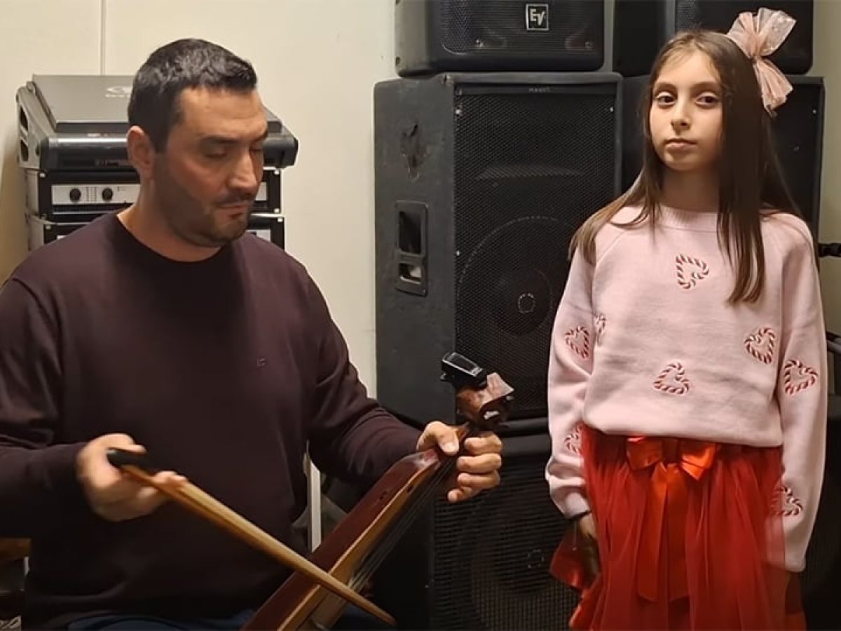 Δημήτρης Τριανταφυλλίδης: Κάνει πράξη το «ανθεί και φέρει κι άλλο», στο πλάι της κόρης του