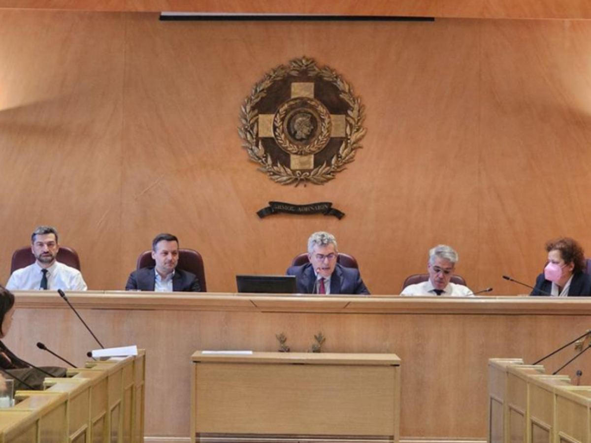Δήμος Αθηναίων: Εγκρίθηκε κατά πλειοψηφία το τεχνικό πρόγραμμα με φόντο έντονες πολιτικές κόντρες