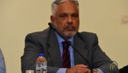 dion.-ΑrΑvΑntinos-peri-krouazieras-sto