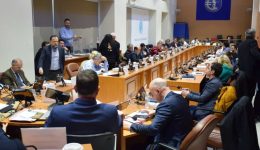 dipli-sinedriasi-sto-periferiako-simvoulio