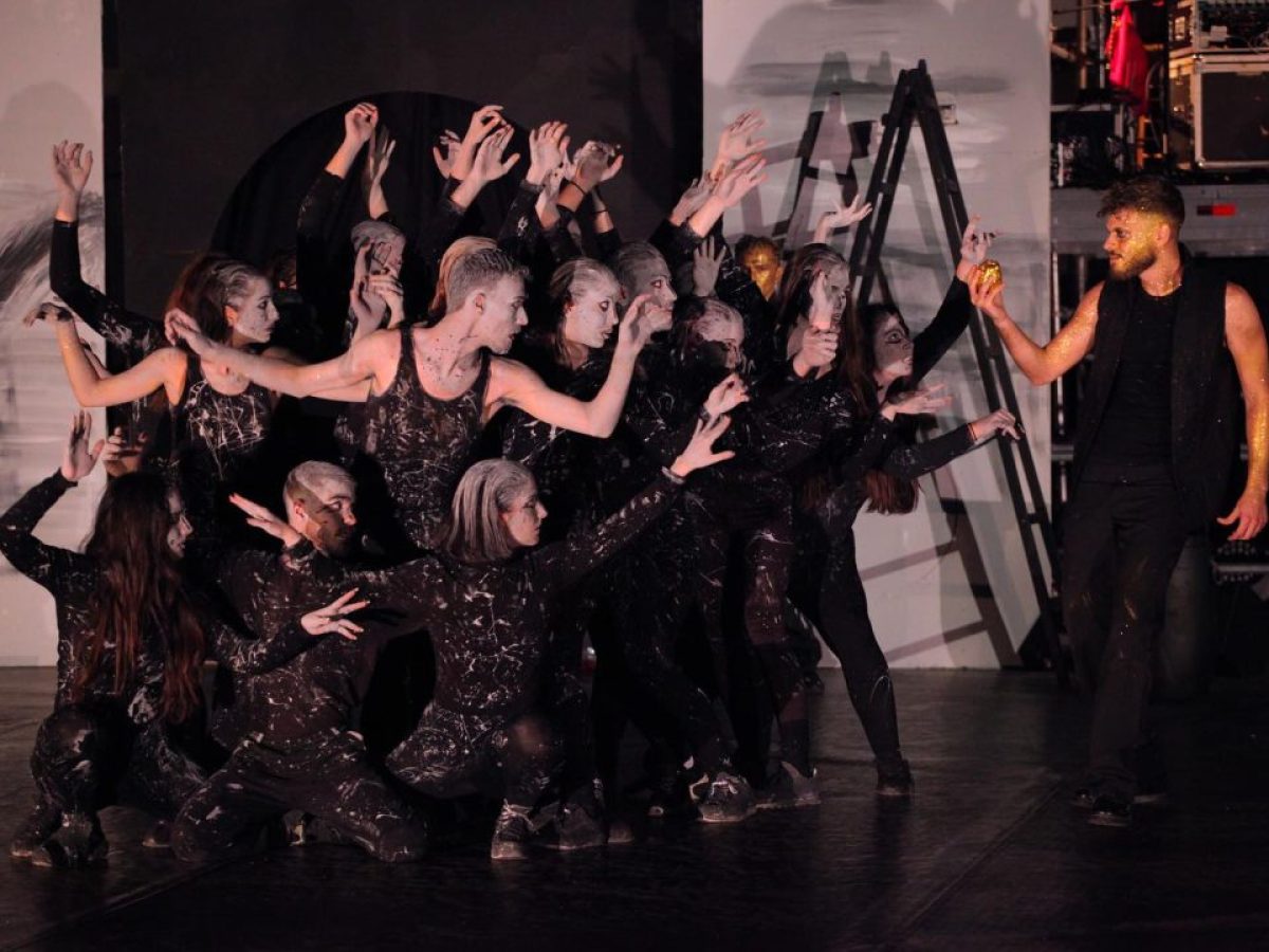 ART MATES Theater Group: Παραστάσεις & θεατρικά εργαστήρια σε Αθήνα και Θεσσαλονίκη