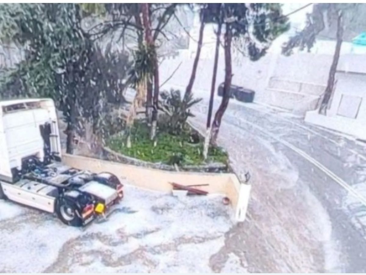 Καιρός: Ισχυρή χαλαζόπτωση στη Λέρο – Το »έστρωσε» ανήμερα των Χριστούγεννων (Εικόνες & Βίντεο)