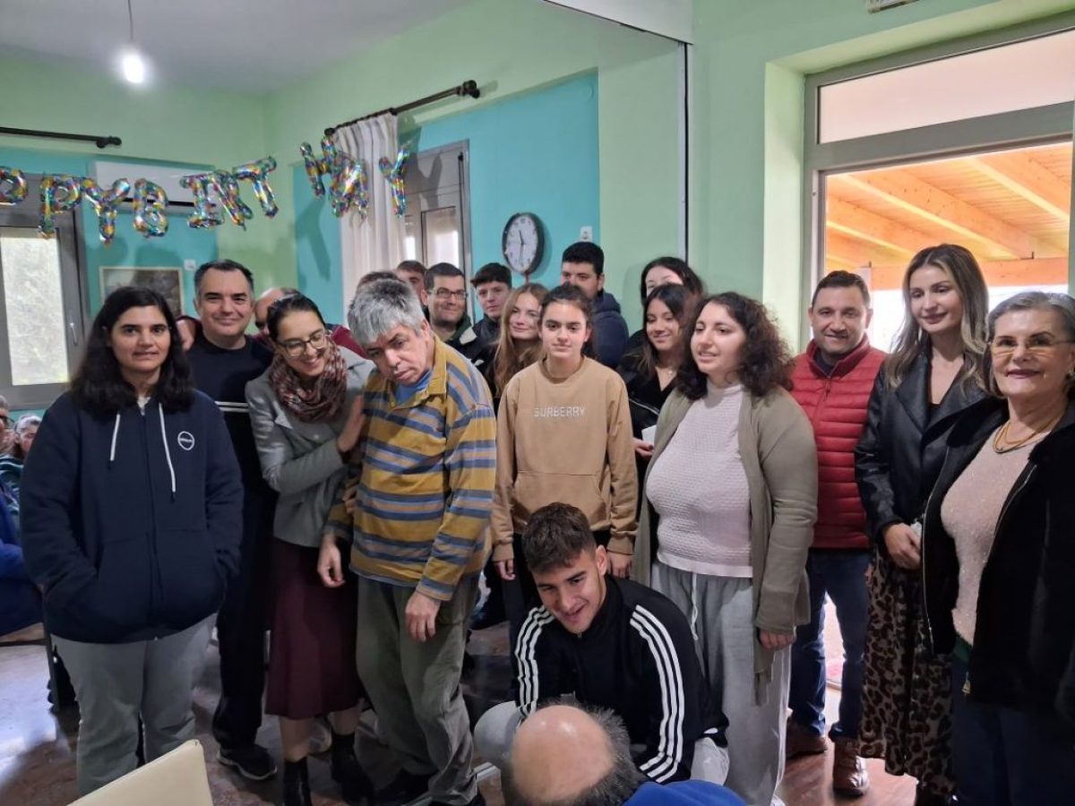 Με ιδιαίτερη χαρά & συγκίνηση οι χριστουγεννιάτικες επισκέψεις σχολείων από το Ληξούρι στην Ένωση Α.μεΑ. ΥΠΕΡΙΩΝ