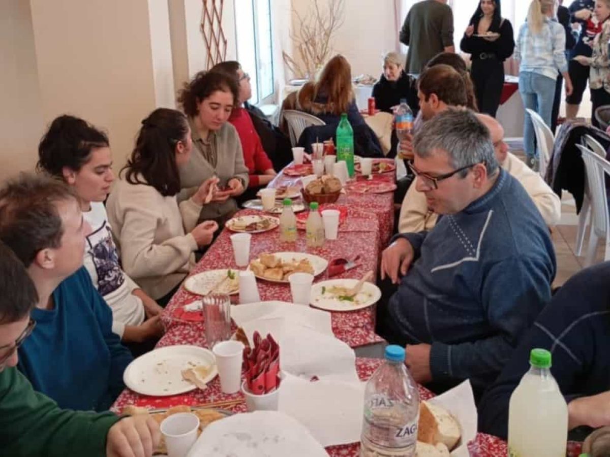 Μέσα σε μια ζεστή, εορταστική & συγκινητική ατμόσφαιρα το Annual Christmas Lunch Party προς τιμήν των ωφελούμενων του Κ.Δ.Η.Φ. Α.μεΑ. ΥΠΕΡΙΩΝ (εικόνες)