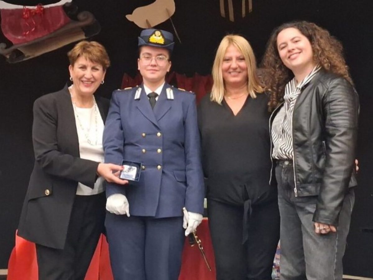 Ο δήμος βράβευσε τους μαθητές από τη Ραφήνα & το Πικέρμι που πέτυχαν την εισαγωγή τους σε Πανεπιστήμια