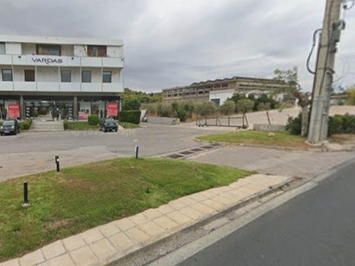 Πλειστηριασμοί: Ποια “επώνυμα” ακίνητα άλλαξαν χέρια το 2025 σε Ραφήνα, Πικέρμι & Αν. Αττική