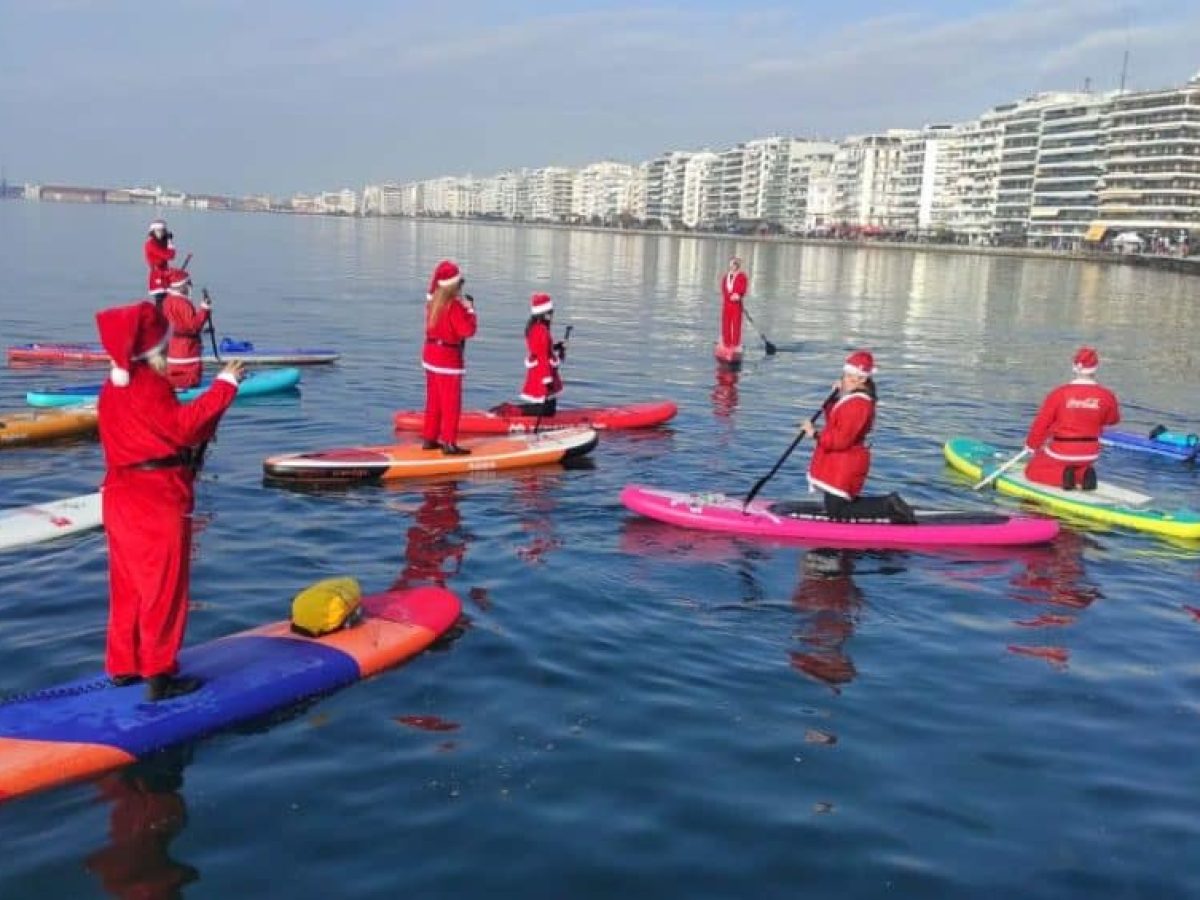 Θεσσαλονίκη: Το 5ο Santa SUP σκόρπισε χαρά και θέαμα στα νερά του Θερμαϊκού (ΦΩΤΟ & ΒΙΝΤΕΟ)