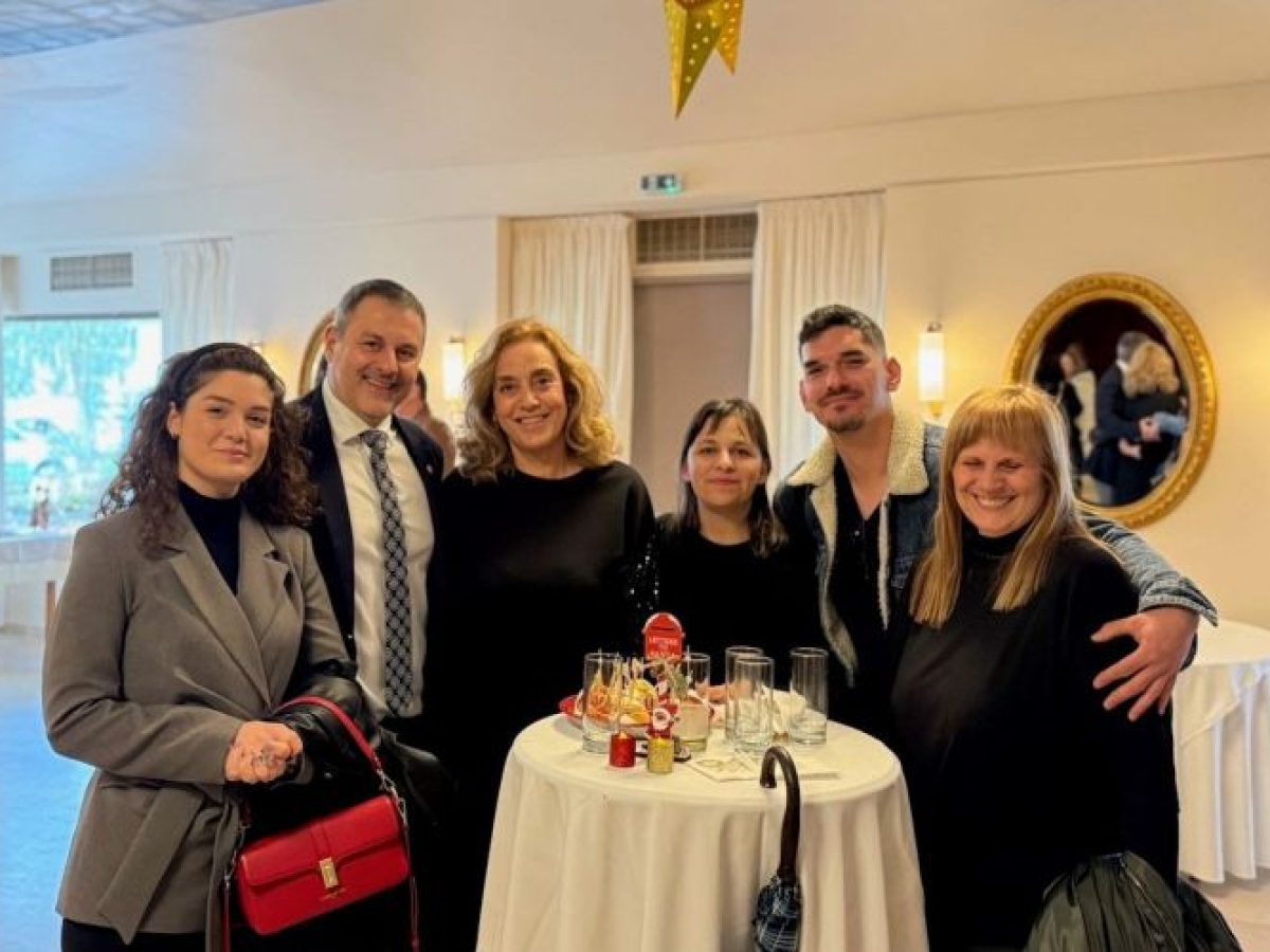 Ευχές και κεράσματα από το Δήμαρχο Μεσολογγίου στο προσωπικό του Δημαρχείου