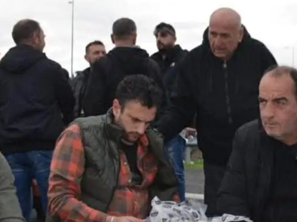 Ευχές του Τσικριτσή στους γεωργούς και στους κτηνοτρόφους των μπλόκων