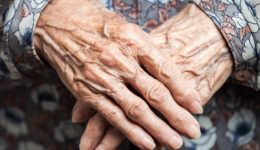 ekopsan-to-nero-se-ilikiomeni-1