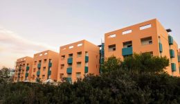 eksigchronismos-fititikon-estion-enesi-41-1