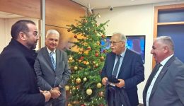 en-anamoni-tis-apantisis-kiranaki