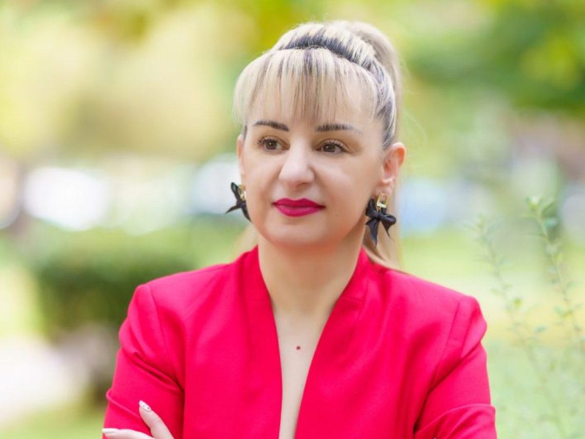 Ένα φως για όσους νιώθουν μόνοι στις γιορτές – Της Δρ. Αγλαΐας Ρογγανάκη Διοικήτριας Γ. Ν. Τρικάλων