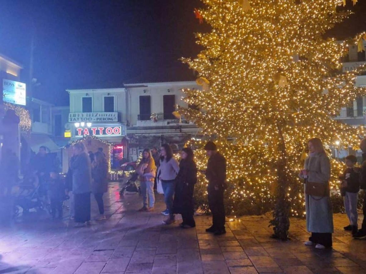 Ένα ζωντανό παραμύθι έζησαν σήμερα τα παιδιά στην κεντρική πλατεία Λευκάδας