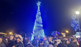 eortastiko-triimero-me-ekdilosis-stin