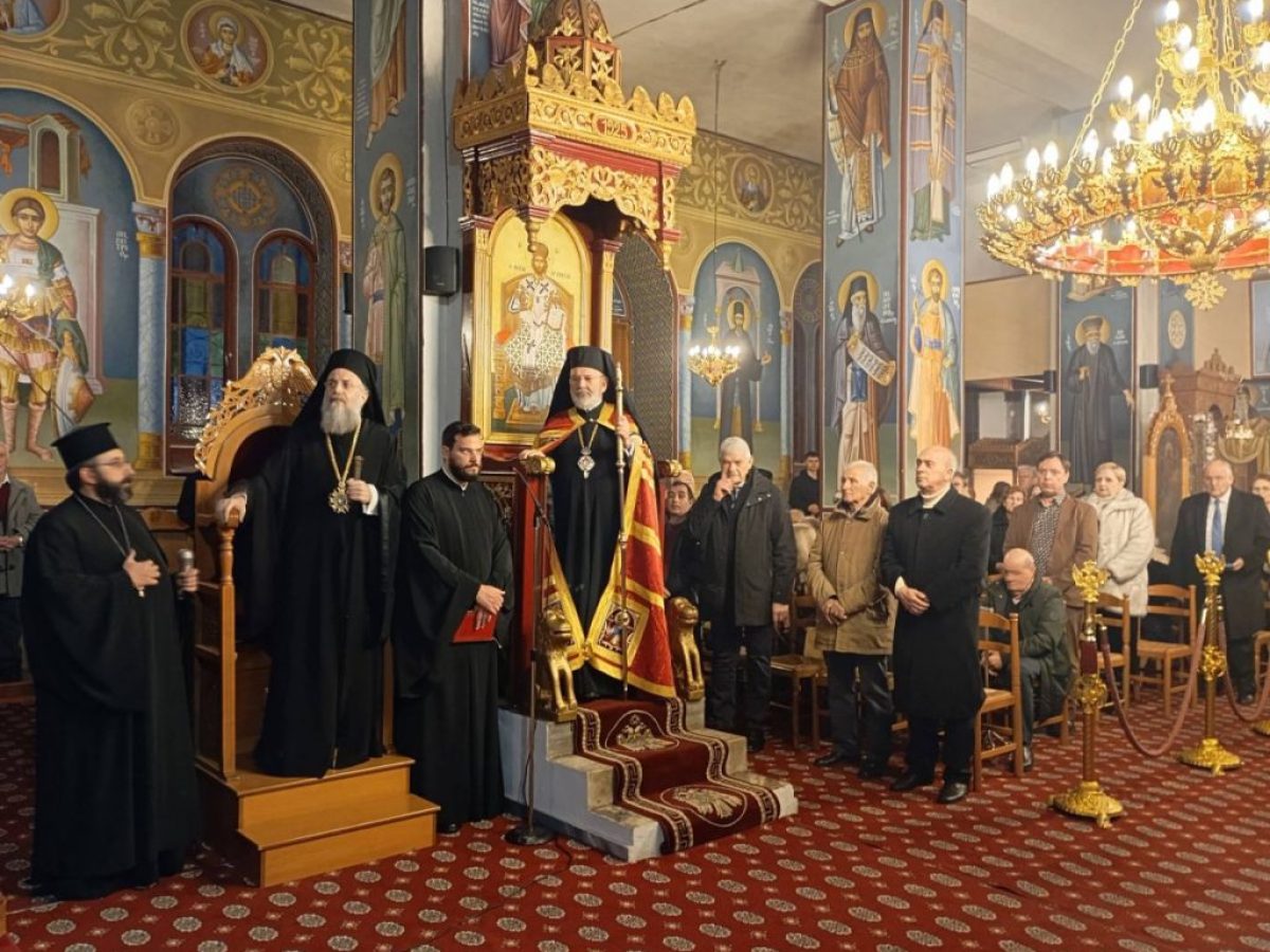 Εορταστικός Αρχιερατικός Εσπερινός και χειροθεσία σε πνευματικό στον Ι.Ν. Αγίου Στεφάνου Τρικάλων