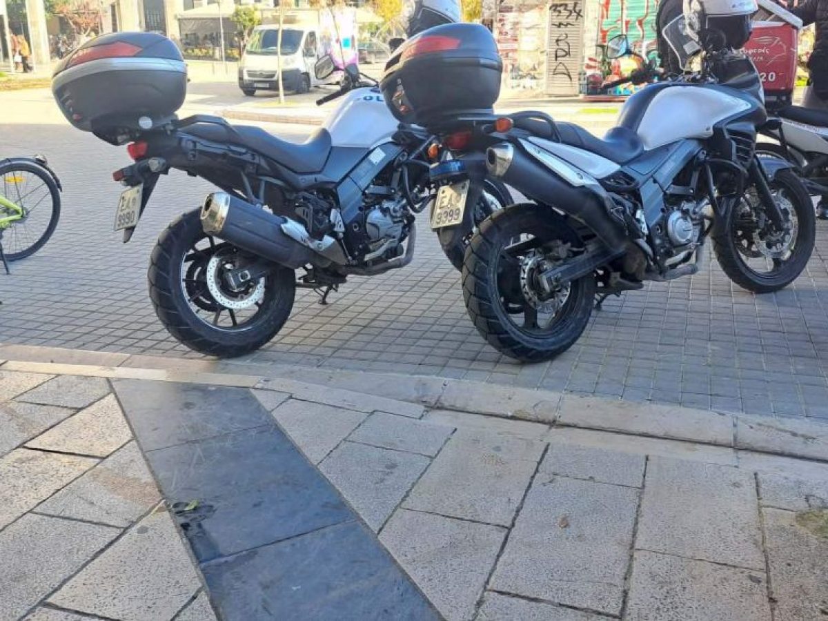 &Epsilon;&pi;ί &pi;&omicron;&delta;ό&sigmaf; &eta; &Epsilon;&Lambda;.&Alpha;&Sigma;.