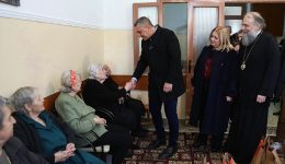 episkepsi-koureta-sto-ekklisiastiko-girokomio