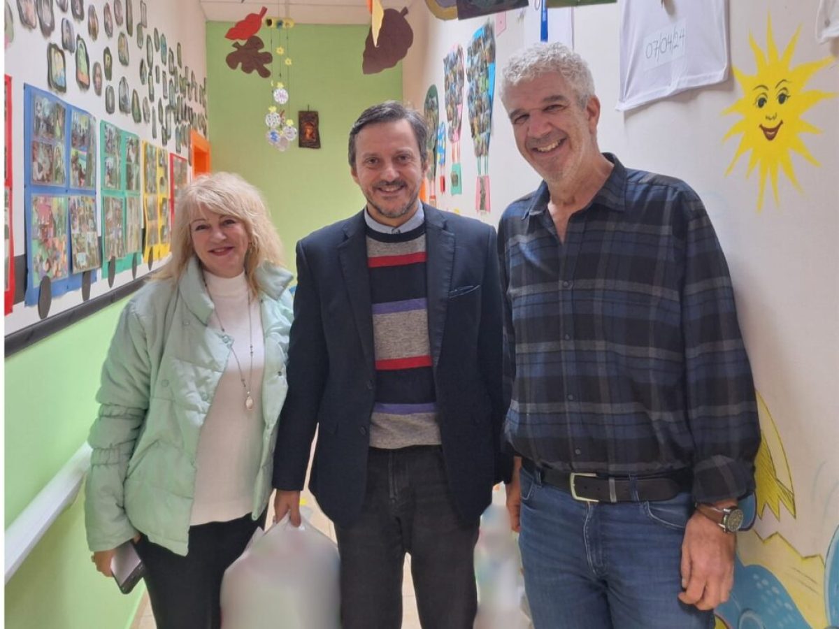 ΕΠΙΣΚΕΨΗ ΤΟΥ ΒΟΥΛΕΥΤΗ ΑΠΟΣΤΟΛΟΥ ΠΑΝΑ  ΣΤΟ ΕΙΔΙΚΟ ΔΗΜΟΤΙΚΟ ΣΧΟΛΕΙΟ ΠΟΡΤΑΡΙΑΣ 