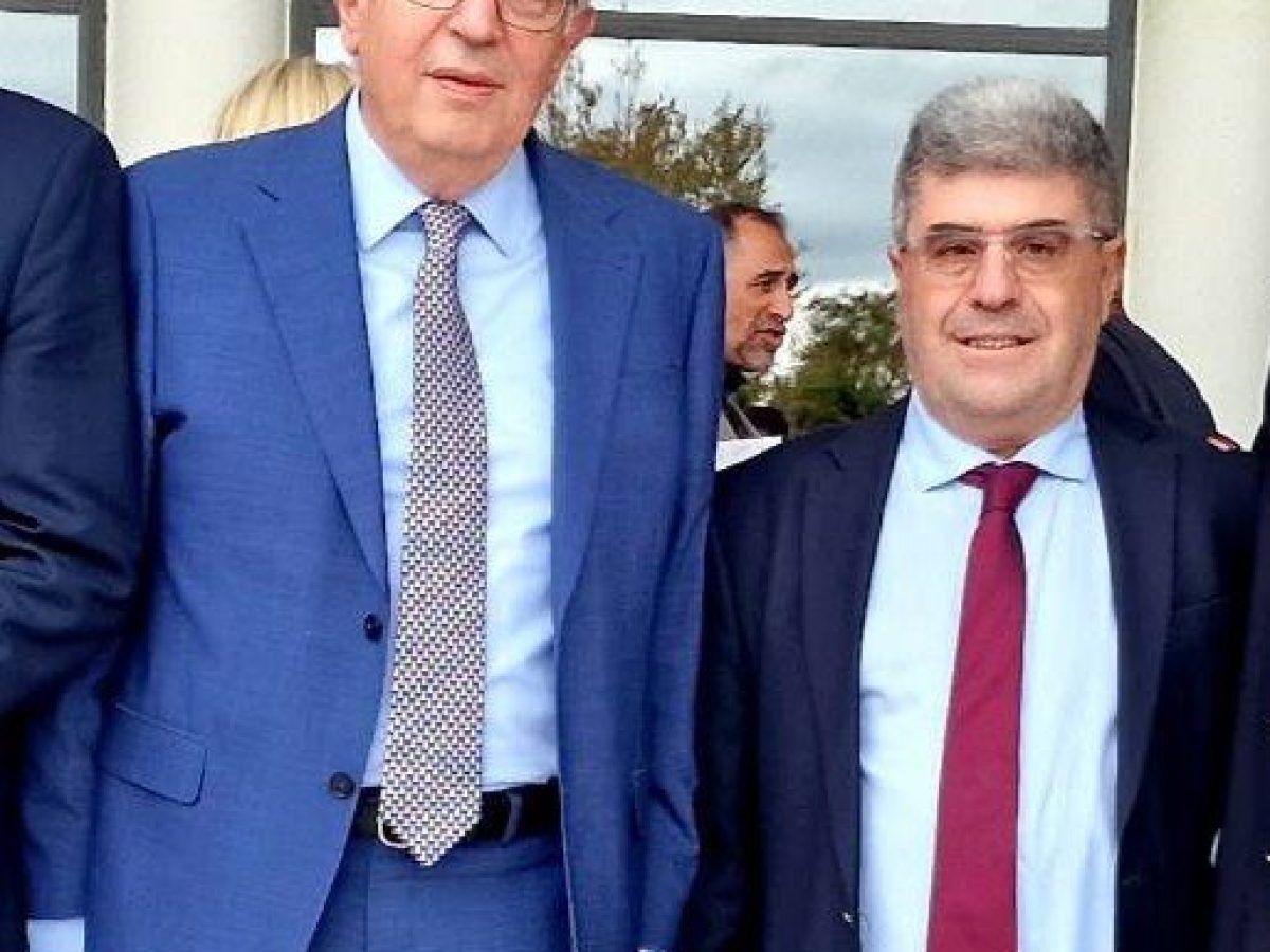 Επιστολή αποδοχής παραίτησης από τον Δήμαρχο Αμαρουσίου Θ. Αμπατζόγλου, προς τον διατελέσαντα αντιδήμαρχο Αμαρουσίου Σπ. Σταθούλη, κατόπιν ανάληψης νέων καθηκόντων ως Γ. Γραμματέας Υποδοχής Αιτούντων Άσυλο