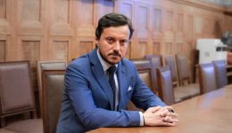 epistoli-Αp.pΑnΑ-se-dimΑrcho-Αristoteli