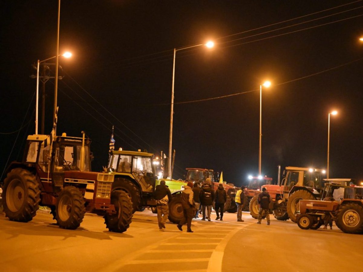 Έτοιμοι για Πρωτοχρονιά στους δρόμους οι αγρότες – Φωνές για διάλογο και σκληρή γραμμή στα μπλόκα