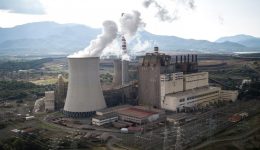 exichniastikan-25-klopes-sto-lignitiko