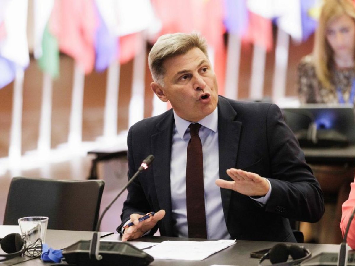 Φαραντούρης από Βρυξέλλες: Η Ευρώπη να εργαστεί για την ειρήνη