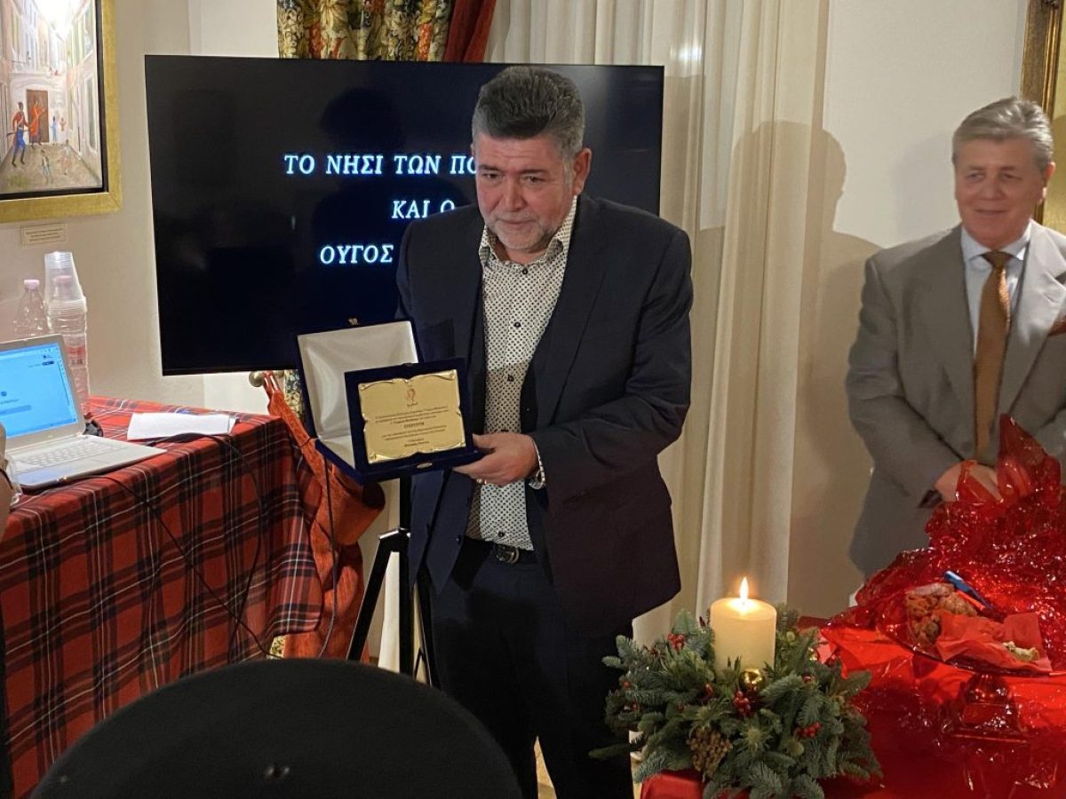 Γιώργος Θεοδόσης: Από την προβολή του εθνικού ύμνου στην ταινία μικρού μήκους για τον Ούγο Φώσκολο