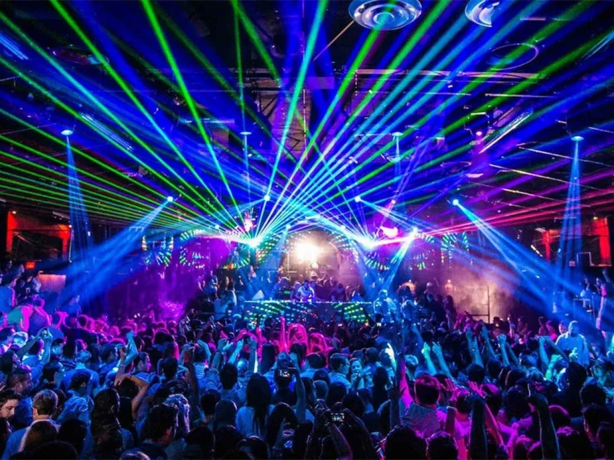 Γιορτές υπό στενό φορολογικό έλεγχο – Η ΑΑΔΕ χαρτογραφεί τη διασκέδαση και στην Πάτρα