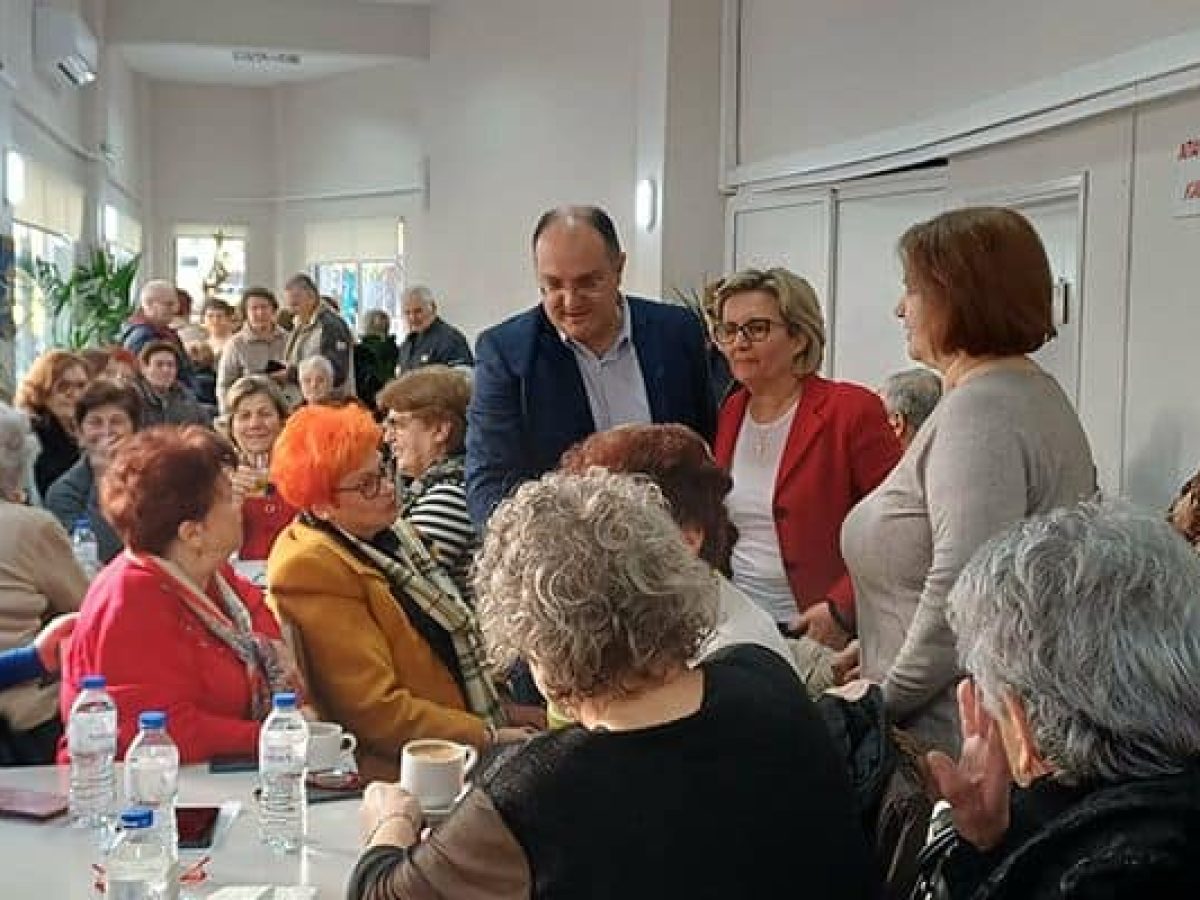 Γιορτινές ευχές και δώρα στα μέλη του ΚΑΠΗ του Δήμου Κιλκίς