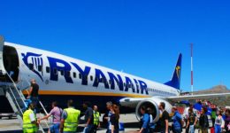 i-Ryanair-lansari-ti-megaliteri