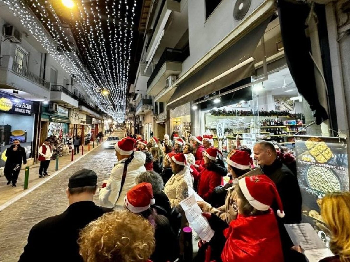 Η Εύξεινος Λέσχη Ποντίων Νάουσας έφερε τα κάλαντα και το γιορτινό χρώμα στην πόλη