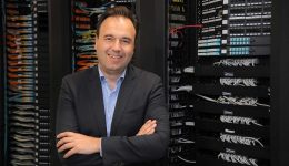 i-ellada-allazi-epochi-lei