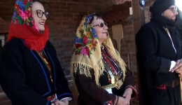 i-ellada-giortazi-me-ichous