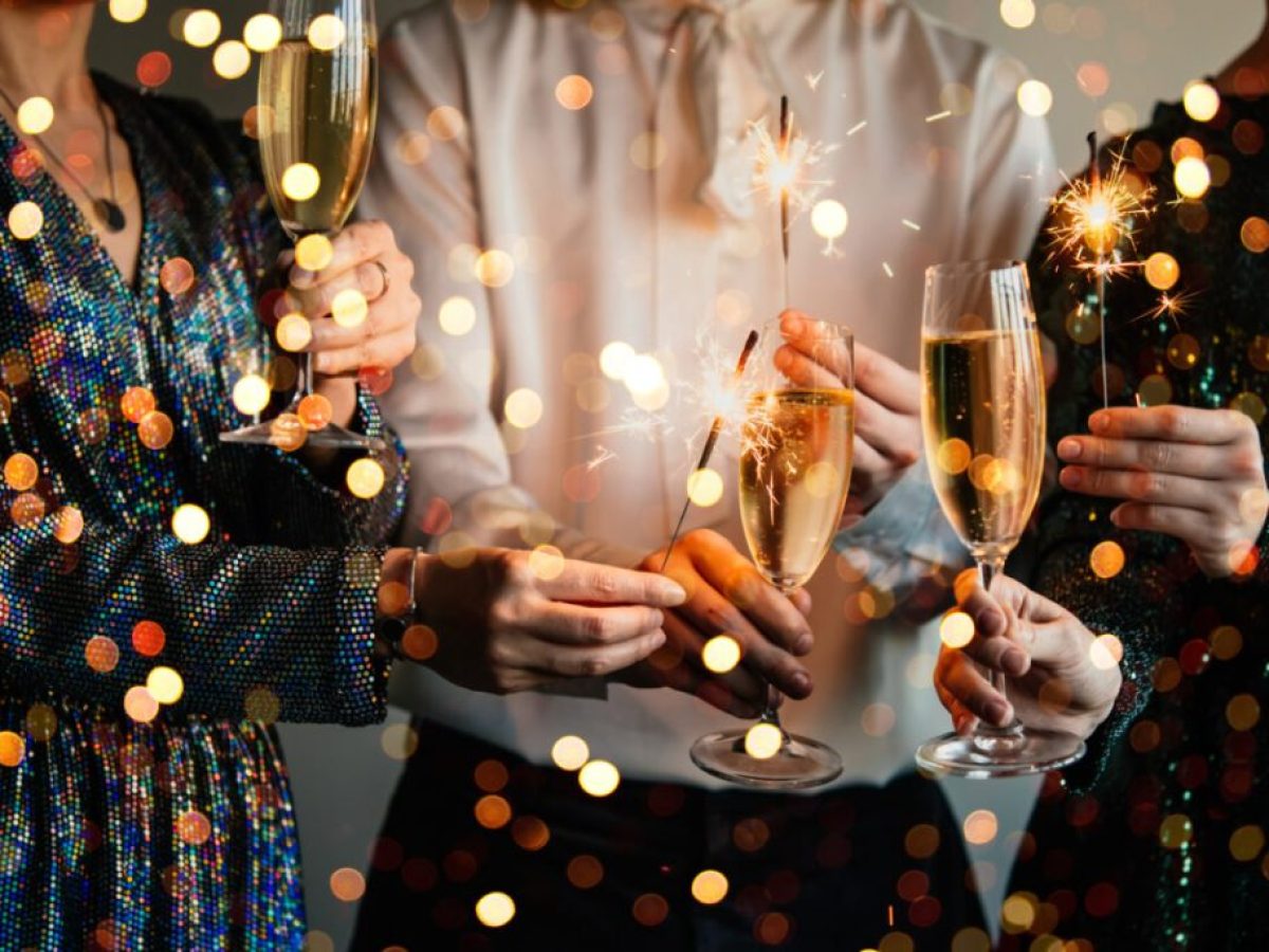 Οι γιορτινές έξοδοι στην Αθήνα: πού θα βγούμε αυτές τις ημέρες