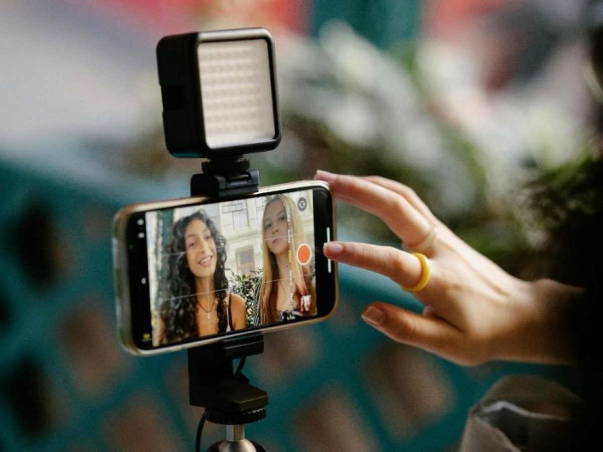 Η πρώτη φωτογραφία που «ανέβηκε» στο διαδίκτυο