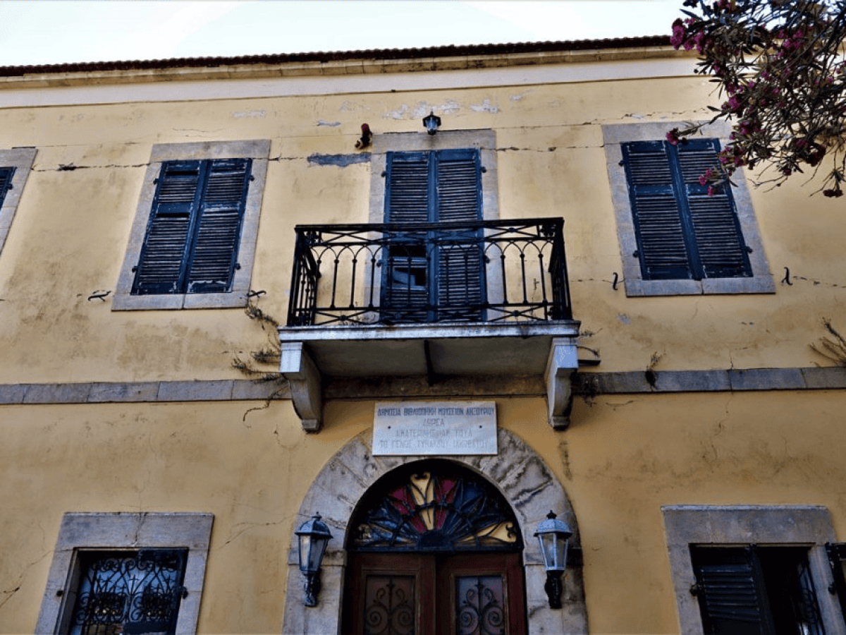 Ιακωβάτειος: «Έπρεπε να παραιτηθούμε για να κινηθούν οι θεσμοί;»